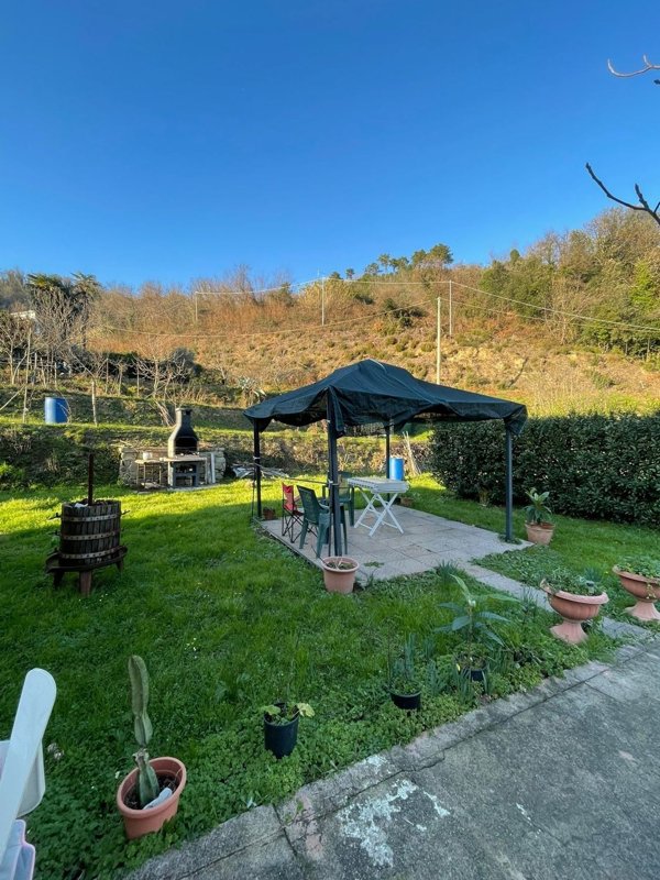 appartamento in vendita a Follo in zona Tivegna
