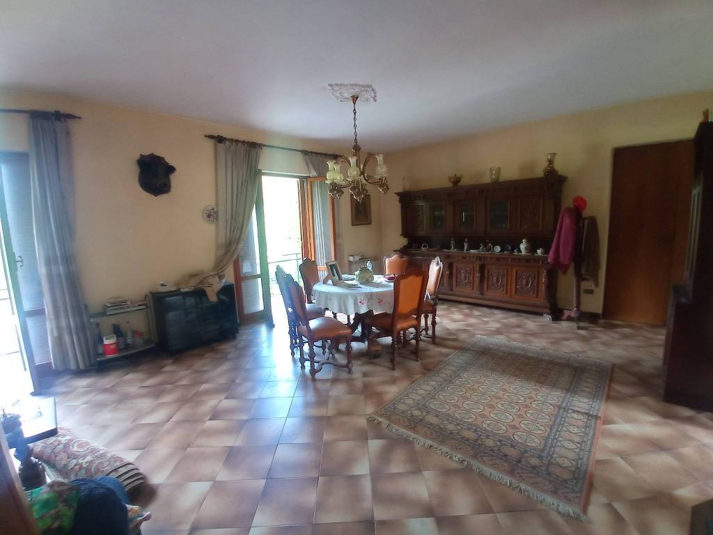 casa indipendente in vendita a Follo in zona Valdurasca