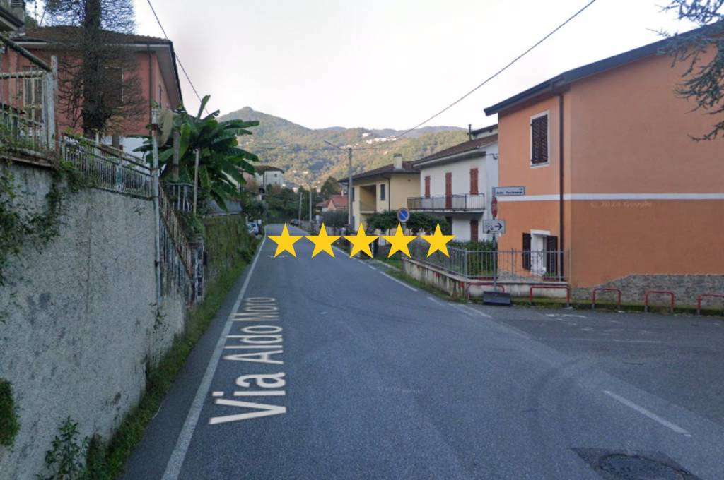 appartamento in vendita a Follo in zona Piana Battolla