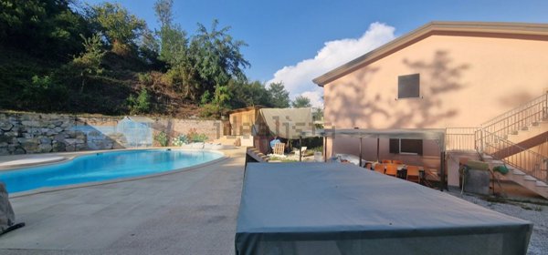 appartamento in vendita a Follo