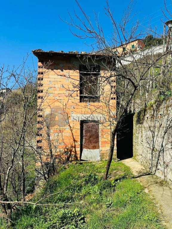 casa indipendente in vendita a Follo