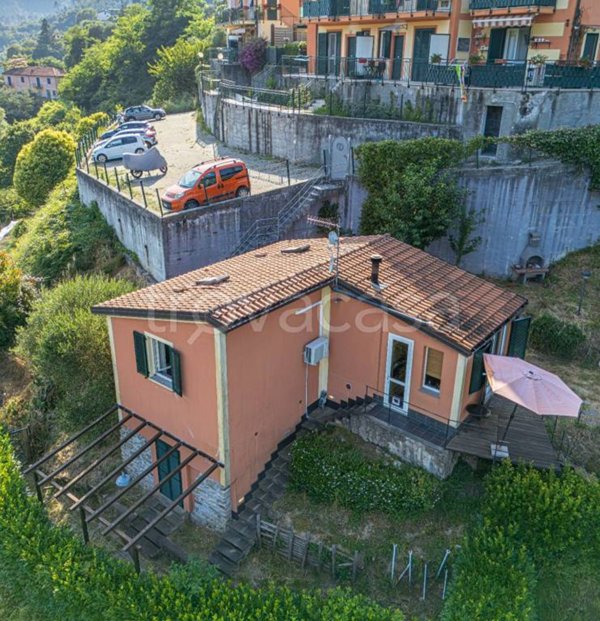 casa indipendente in vendita a Follo in zona Carnea