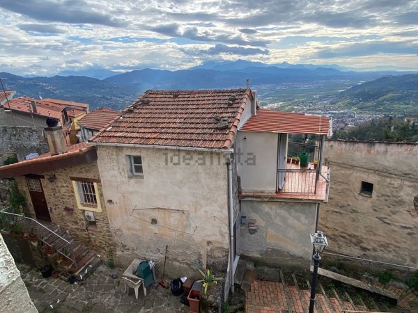 appartamento in vendita a Follo