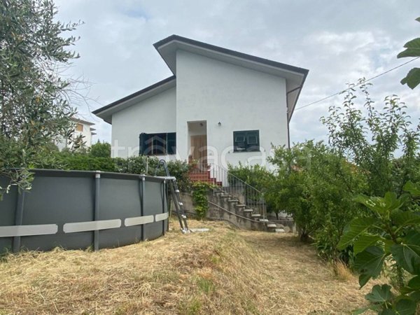 casa indipendente in vendita a Follo in zona Follo Alto