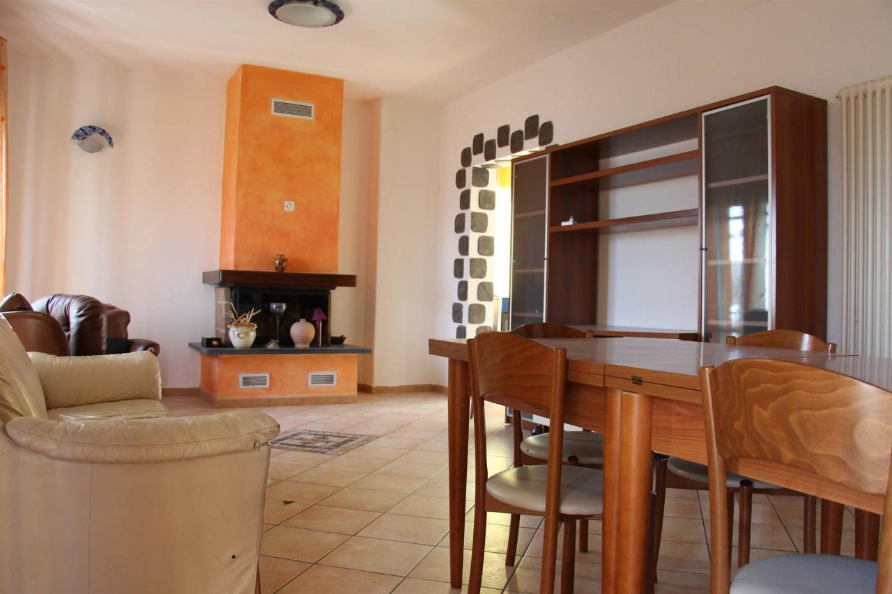 appartamento in vendita a Follo in zona Follo Alto