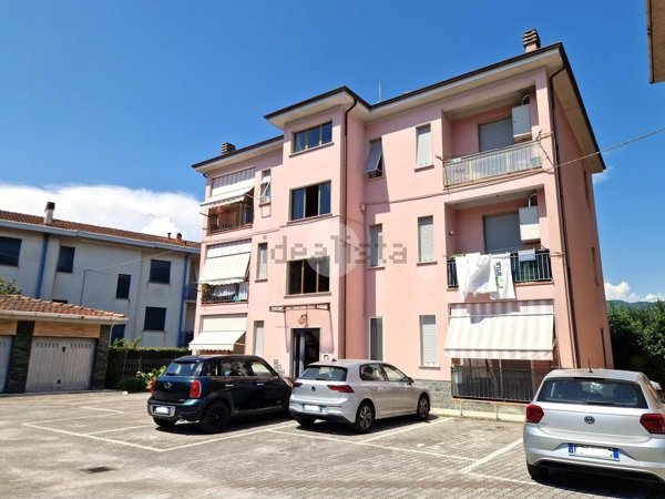 appartamento in vendita a Follo