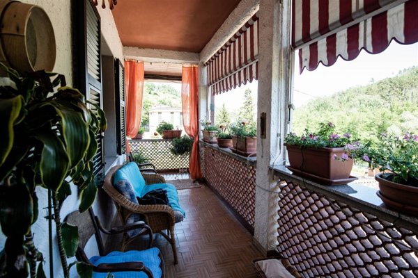 appartamento in vendita a Follo in zona Valdurasca