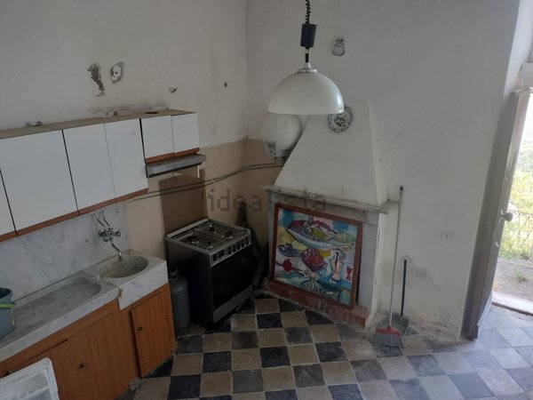 appartamento in vendita a Follo in zona Tivegna