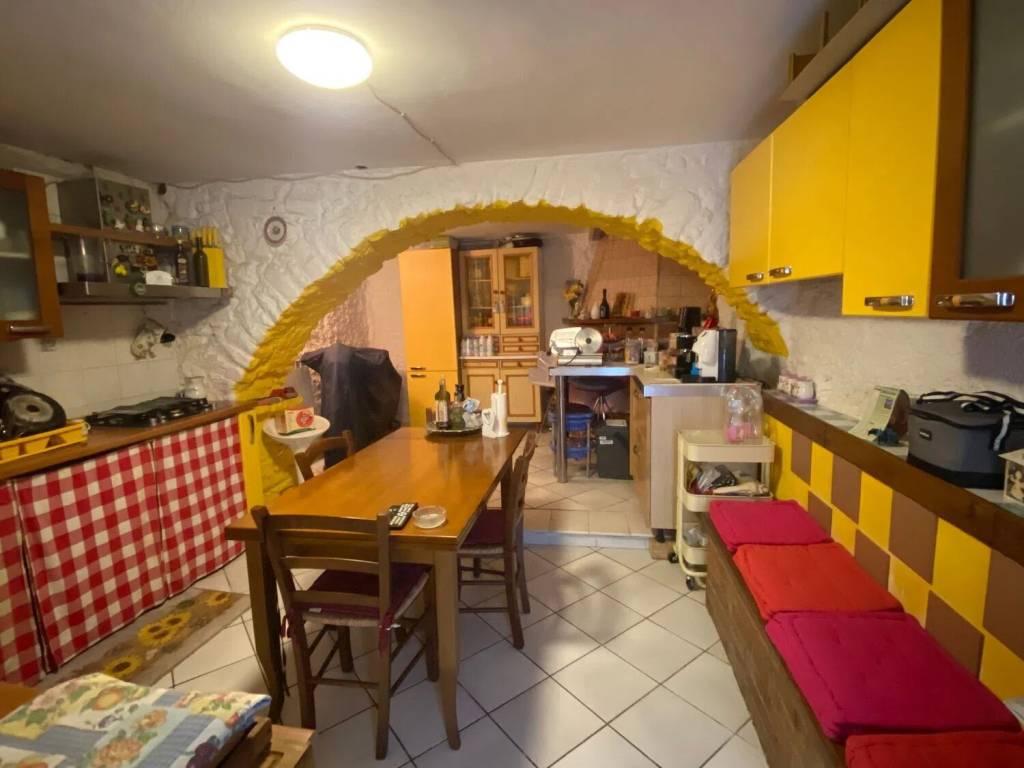 casa indipendente in vendita a Follo in zona Bastremoli