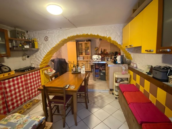 appartamento in vendita a Follo in zona Bastremoli