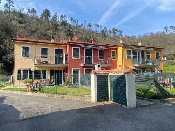appartamento in vendita a Follo in zona Piano di Follo
