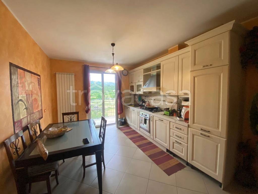 appartamento in vendita a Follo in zona Piana Battolla