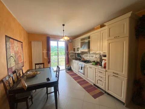 appartamento in vendita a Follo in zona Piana Battolla