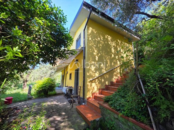 casa indipendente in vendita a Follo in zona Piano di Follo