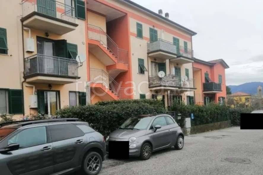 appartamento in vendita a Follo