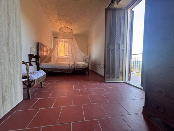 casa indipendente in vendita a Follo in zona Follo Alto