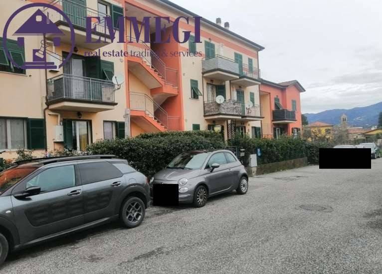 appartamento in vendita a Follo