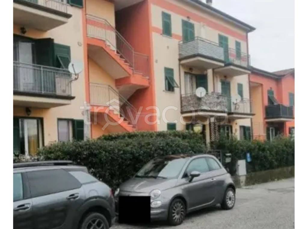 appartamento in vendita a Follo in zona Piano di Follo