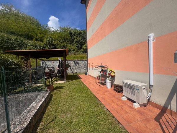 appartamento in vendita a Follo