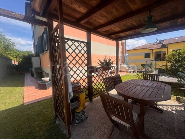 casa indipendente in vendita a Follo in zona Piano di Follo