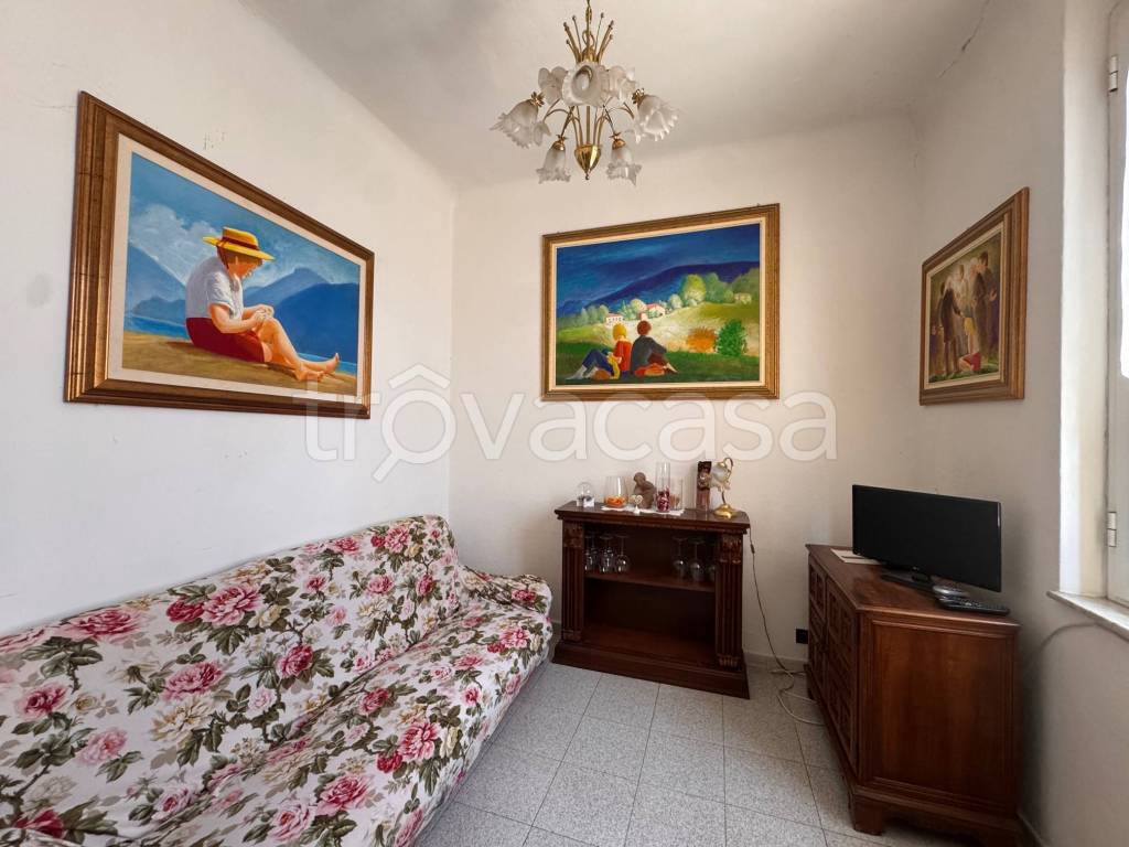 appartamento in vendita a Follo in zona Piana Battolla