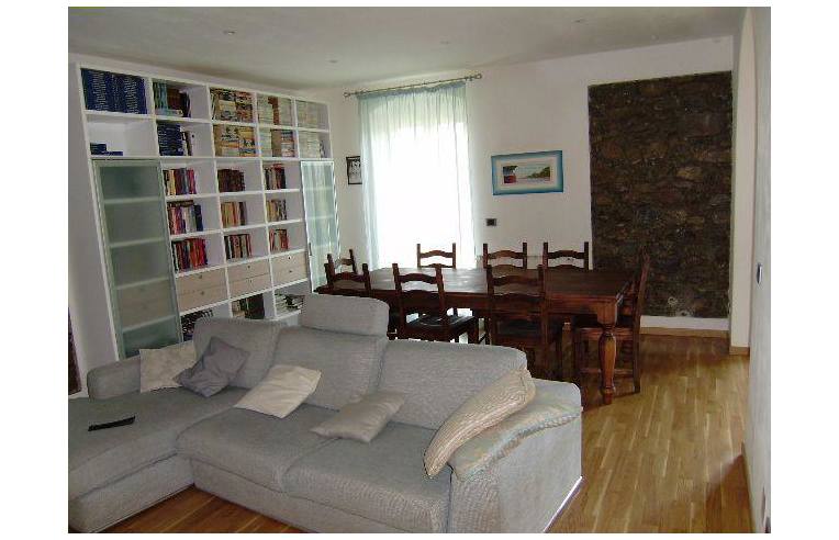 casa indipendente in vendita a Follo