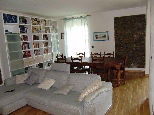 casa indipendente in vendita a Follo
