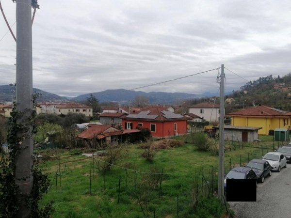 appartamento in vendita a Follo