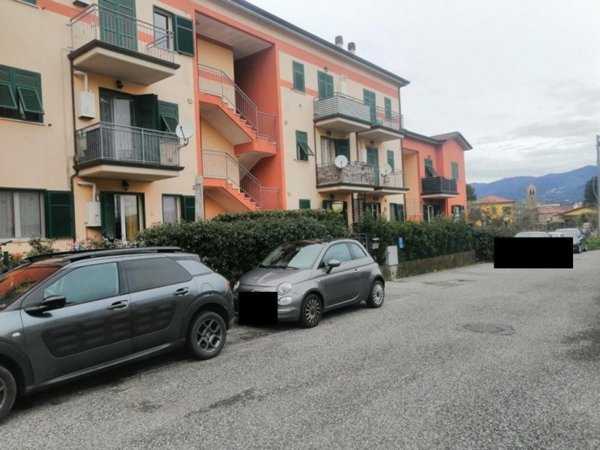 appartamento in vendita a Follo