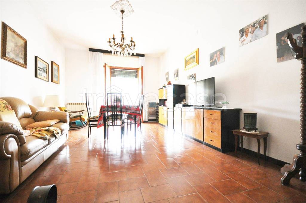 appartamento in vendita a Follo