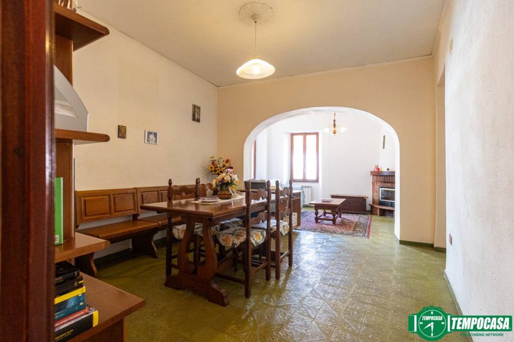 appartamento in vendita a Follo in zona Bastremoli