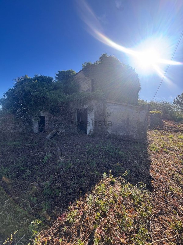 casale in vendita a Follo in zona Tivegna