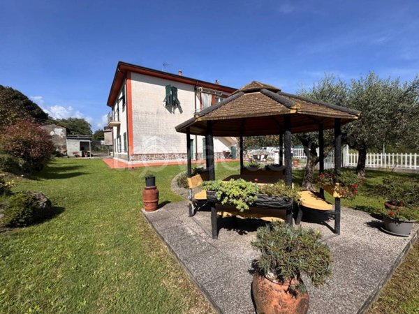 casa indipendente in vendita a Follo in zona Piano di Follo