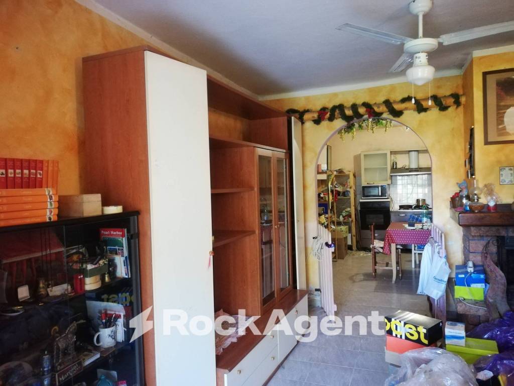 appartamento in vendita a Follo in zona Piano di Follo