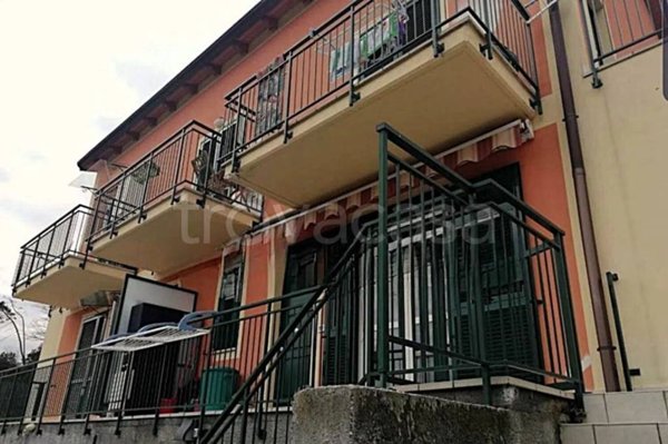 appartamento in vendita a Follo in zona Carnea