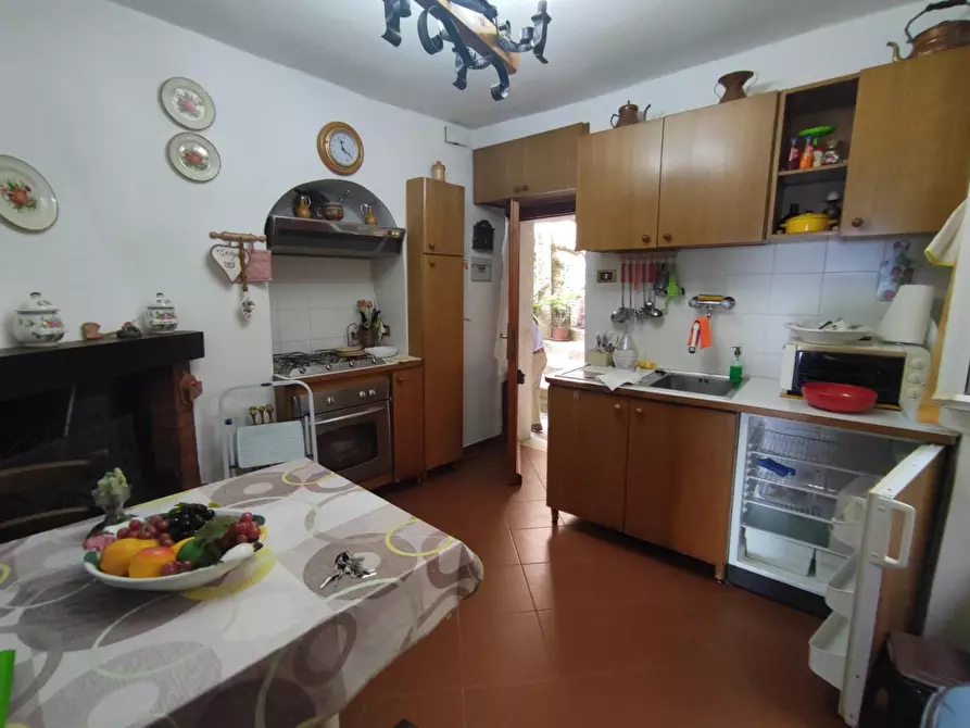 appartamento in vendita a Follo in zona Tivegna