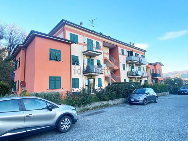 appartamento in vendita a Follo in zona Piano di Follo