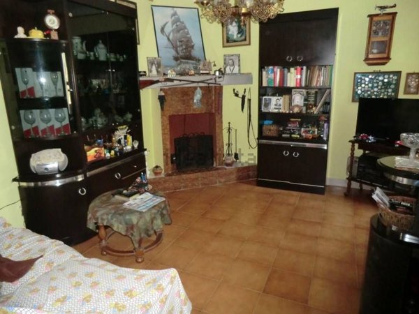 casa indipendente in vendita a Follo in zona Valdurasca