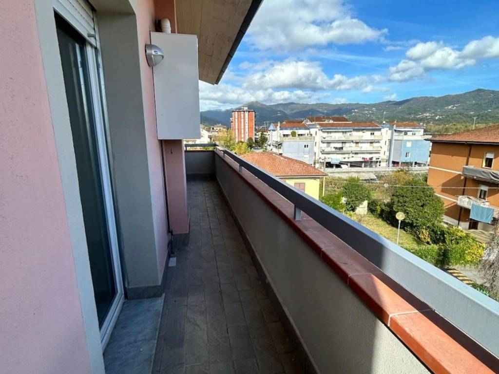 appartamento in vendita a Follo in zona Piano di Follo