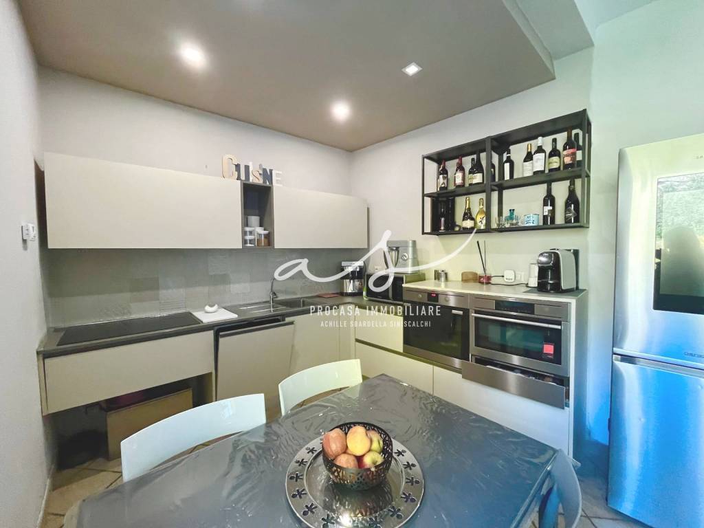 appartamento in vendita a Follo