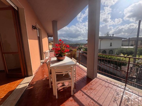 appartamento in vendita a Follo in zona Piano di Follo