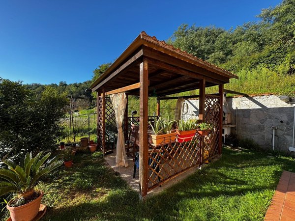 appartamento in vendita a Follo