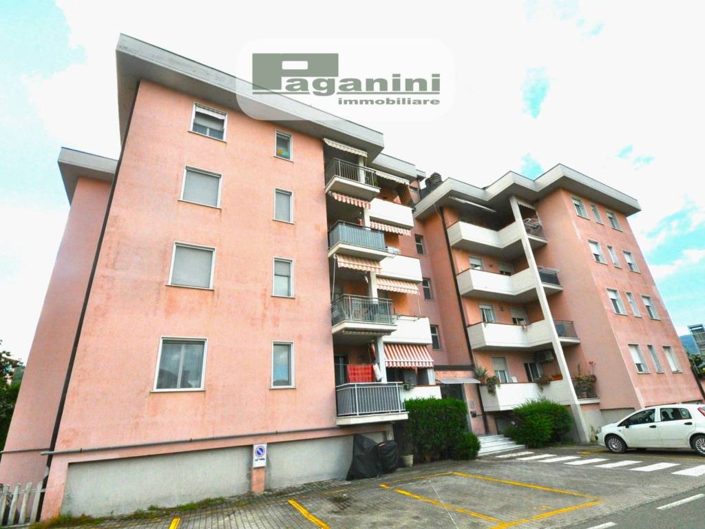 appartamento in vendita a Follo in zona Piano di Follo