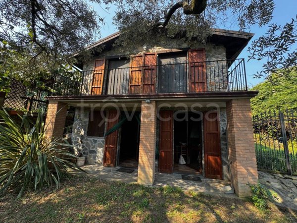 casa indipendente in vendita a Follo in zona Sorbolo