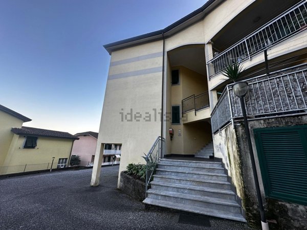 appartamento in vendita a Follo