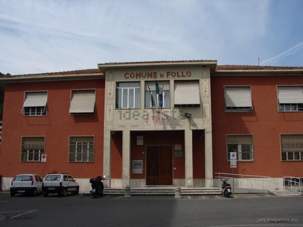 appartamento in vendita a Follo