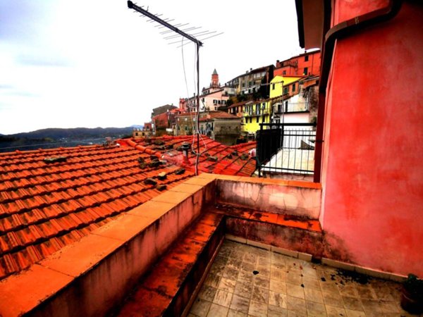 casa semindipendente in vendita a Follo in zona Tivegna
