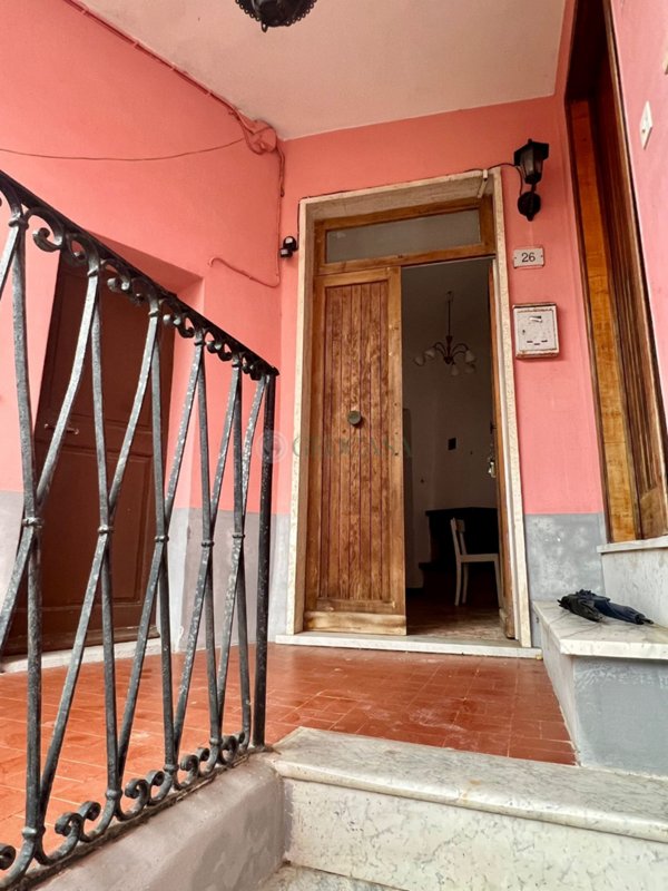 casa semindipendente in vendita a Follo in zona Tivegna