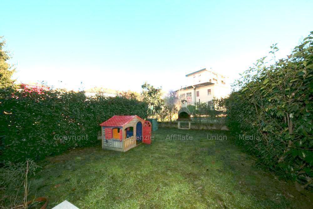 appartamento in vendita a Follo