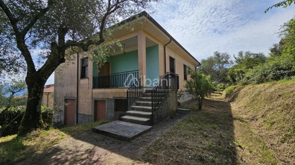 casa indipendente in vendita a Follo in zona Bastremoli